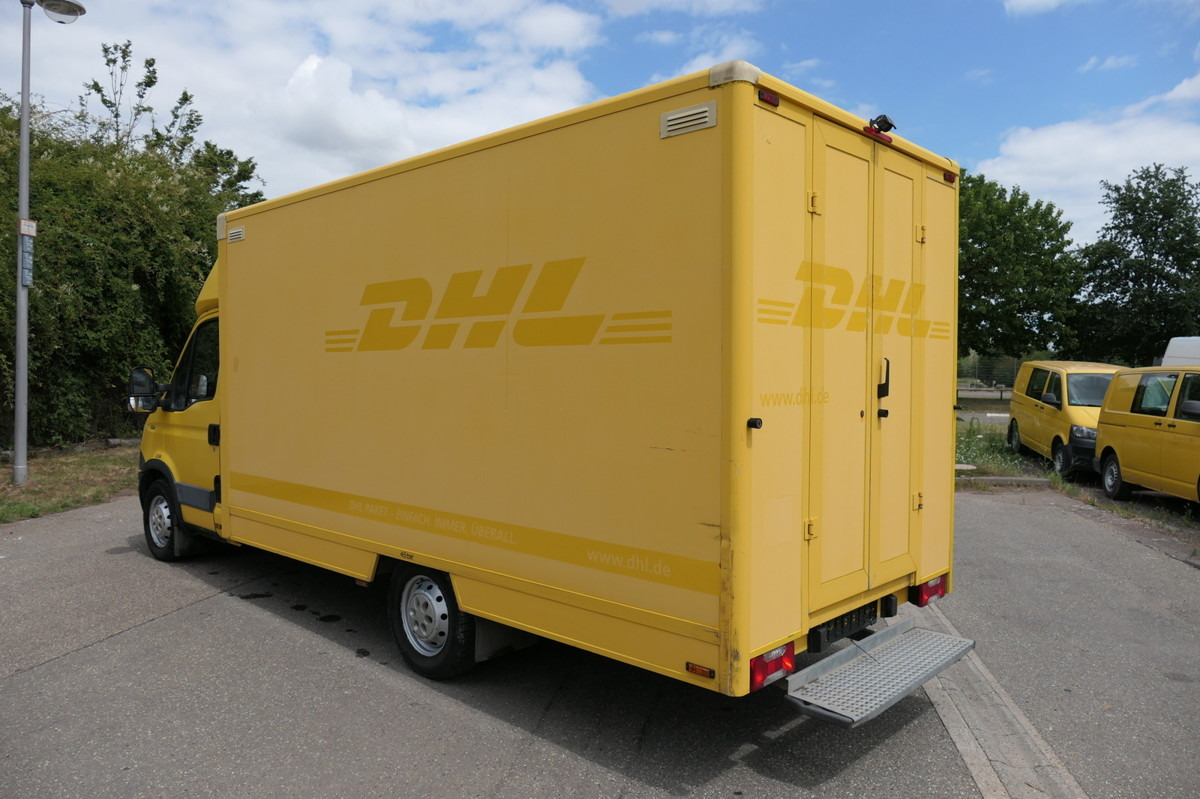IVECO Daily 35 S11 C30C AUTOMATIK KAMERA Regale LUFT D - Fourgon grand volume: photos 4 IVECO Daily 35 S11 C30C AUTOMATIK KAMERA Regale LUFT D - Fourgon grand volume: photos 4