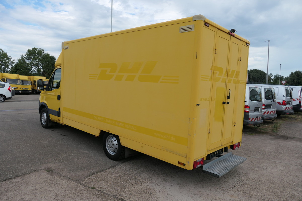 IVECO Daily 35 S11 C30C AUTOMATIK KAMERA Regale LUFT D - Fourgon grand volume: photos 4 IVECO Daily 35 S11 C30C AUTOMATIK KAMERA Regale LUFT D - Fourgon grand volume: photos 4