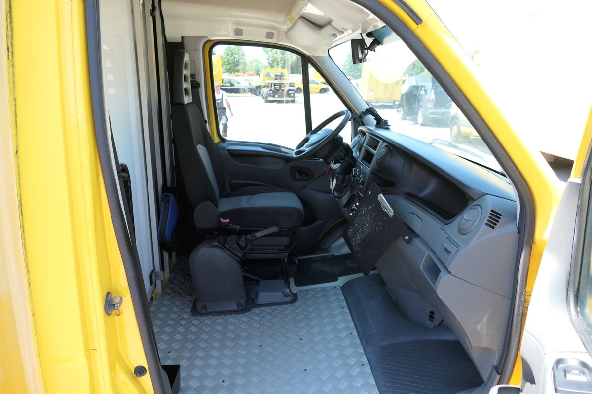 IVECO Daily 35 S11 C30C AUTOMATIK KAMERA Regale LUFT D - Fourgon grand volume: photos 5 IVECO Daily 35 S11 C30C AUTOMATIK KAMERA Regale LUFT D - Fourgon grand volume: photos 5