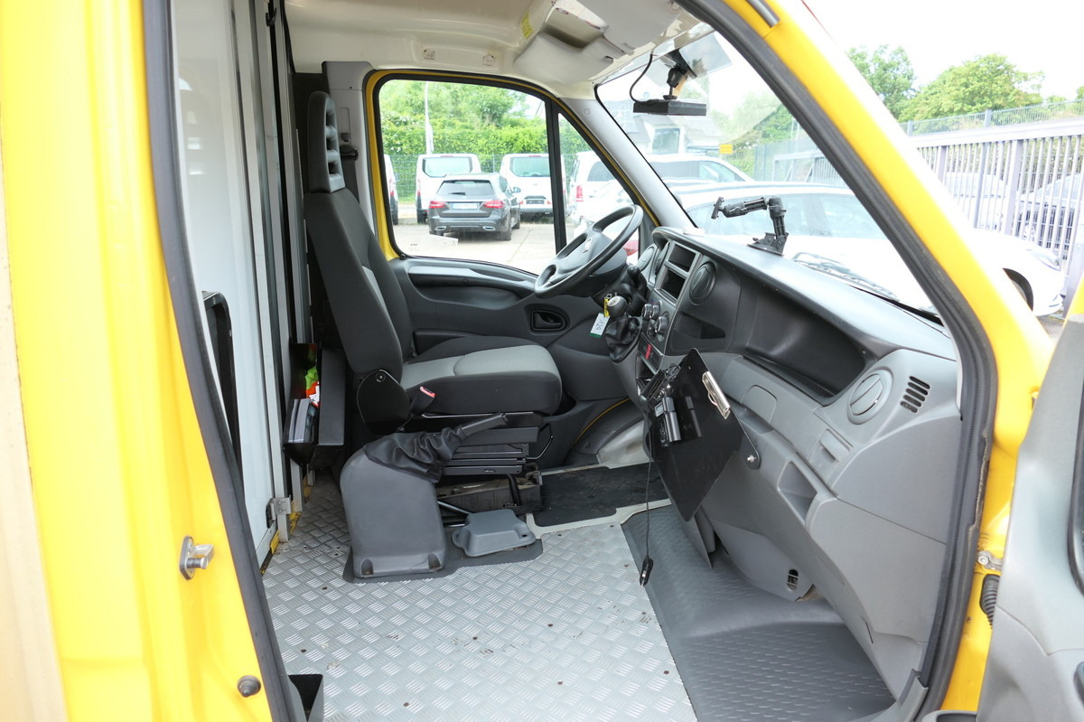 IVECO Daily 35 S11 C30C Kurz AUTOMATIK KAMERA Regale L - Fourgon grand volume: photos 5 IVECO Daily 35 S11 C30C Kurz AUTOMATIK KAMERA Regale L - Fourgon grand volume: photos 5