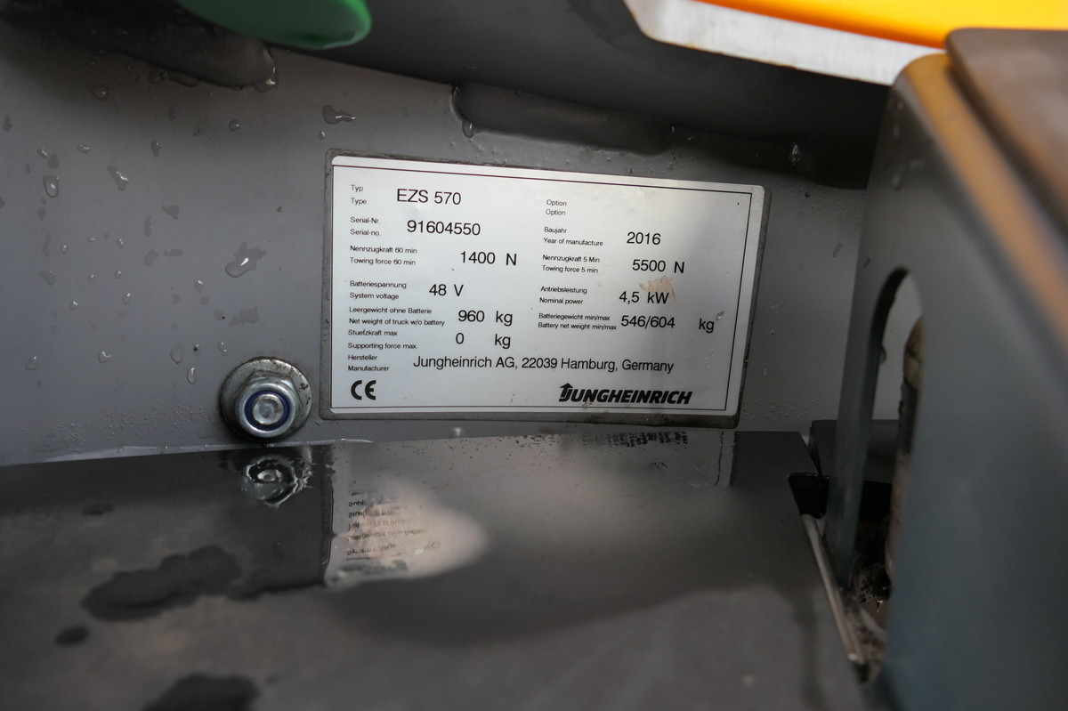 Chariot tracteur JUNGHEINRICH EZS 570 Schlepper Batterie 20/2017: photos 9 Chariot tracteur JUNGHEINRICH EZS 570 Schlepper Batterie 20/2017: photos 9