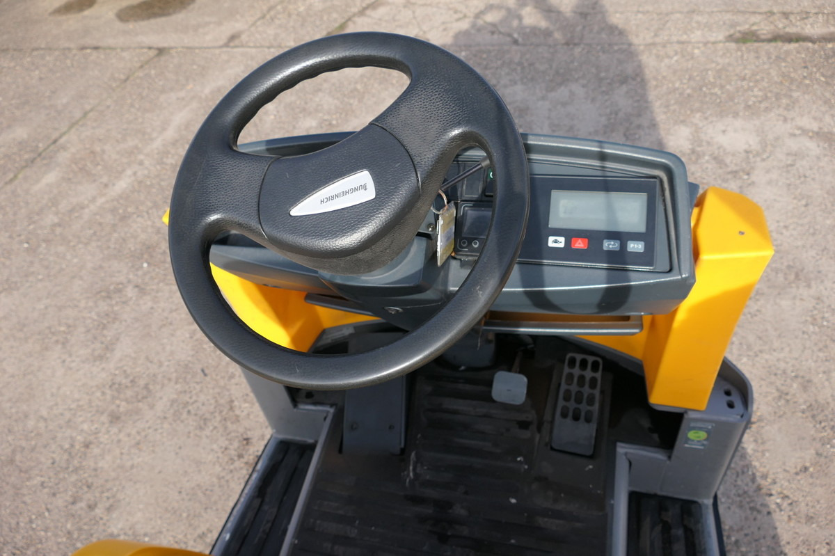 Chariot tracteur JUNGHEINRICH EZS 570 Schlepper Batterie 20/2017: photos 6 Chariot tracteur JUNGHEINRICH EZS 570 Schlepper Batterie 20/2017: photos 6