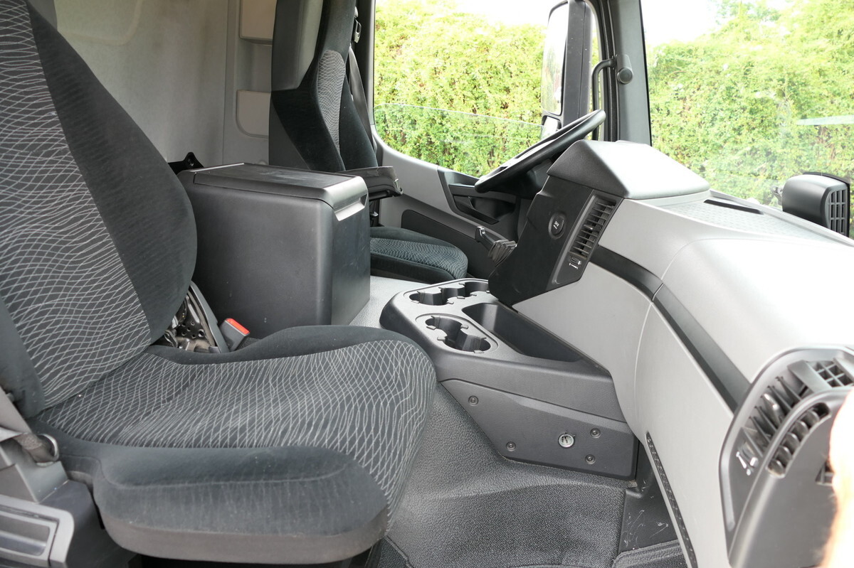 MERCEDES-BENZ Antos 2540 L KLIMA Palfinger-Kran PK15001L Lenka en crédit-bail MERCEDES-BENZ Antos 2540 L KLIMA Palfinger-Kran PK15001L Lenka: photos 8 MERCEDES-BENZ Antos 2540 L KLIMA Palfinger-Kran PK15001L Lenka en crédit-bail MERCEDES-BENZ Antos 2540 L KLIMA Palfinger-Kran PK15001L Lenka: photos 8