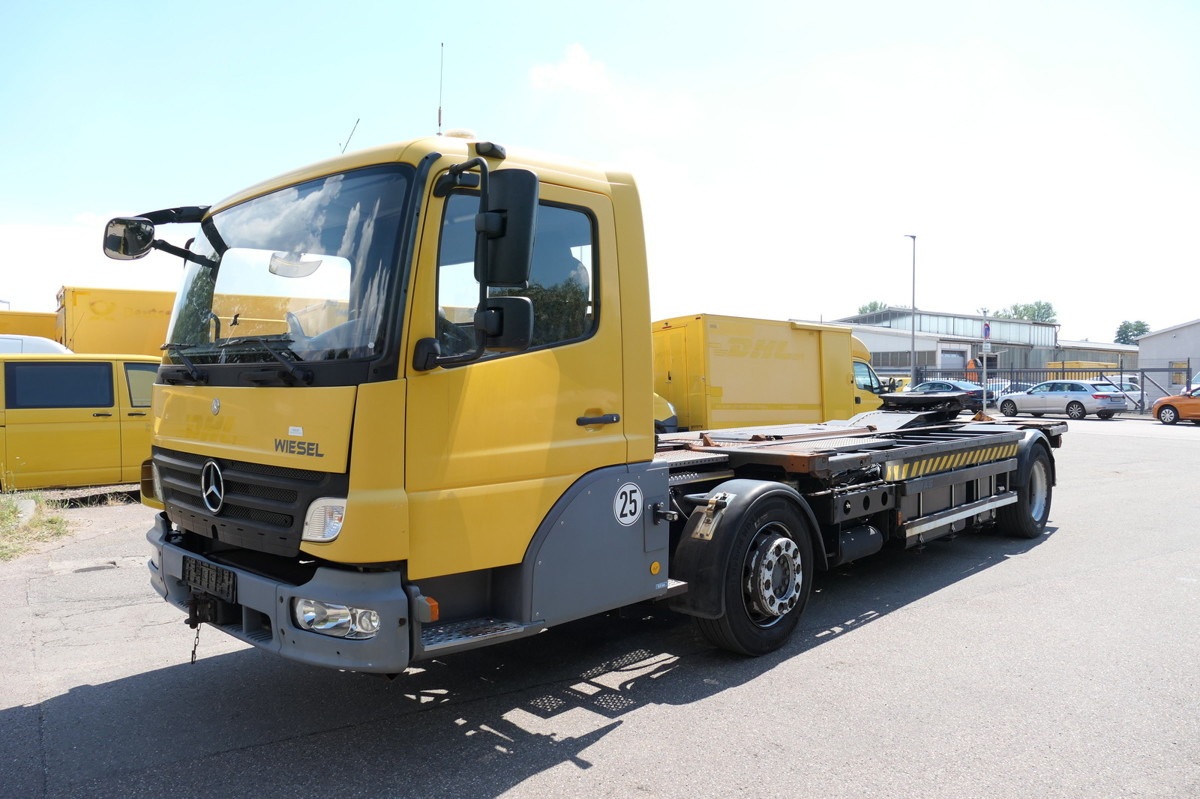 MERCEDES-BENZ KAMAG WBH 25 Wiesel Terberg Umsetzfahrz. Sattelk - Camion porte-conteneur/ Caisse mobile: photos 2 MERCEDES-BENZ KAMAG WBH 25 Wiesel Terberg Umsetzfahrz. Sattelk - Camion porte-conteneur/ Caisse mobile: photos 2