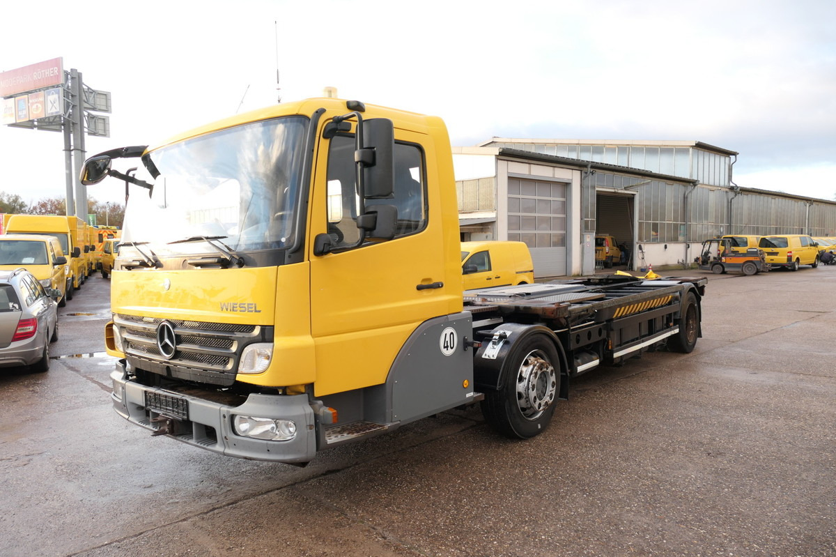 MERCEDES-BENZ KAMAG WBH 25 Wiesel Terberg Umsetzfahrz. Sattelk - Camion porte-conteneur/ Caisse mobile: photos 4 MERCEDES-BENZ KAMAG WBH 25 Wiesel Terberg Umsetzfahrz. Sattelk - Camion porte-conteneur/ Caisse mobile: photos 4