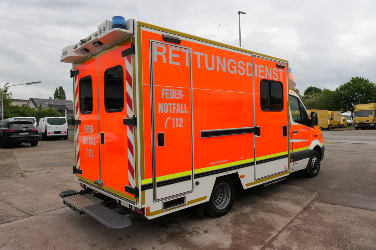 MERCEDES-BENZ Sprinter 519 CDI Klima Krankenwagen - Ambulance: photos 3 MERCEDES-BENZ Sprinter 519 CDI Klima Krankenwagen - Ambulance: photos 3