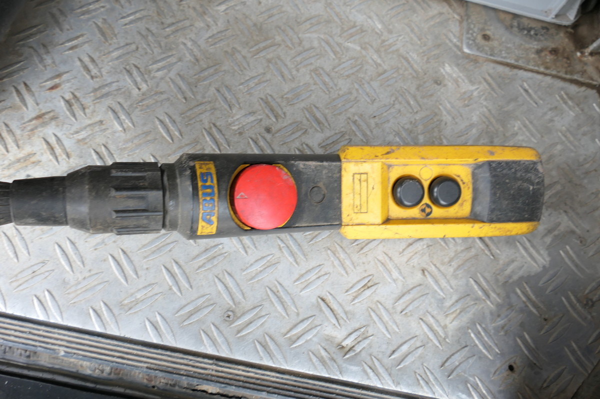 Camion hydrocureur MERCEDES-BENZ Vario 816 D Kanalinspektion Kanal TV Standheizun: photos 20 Camion hydrocureur MERCEDES-BENZ Vario 816 D Kanalinspektion Kanal TV Standheizun: photos 20