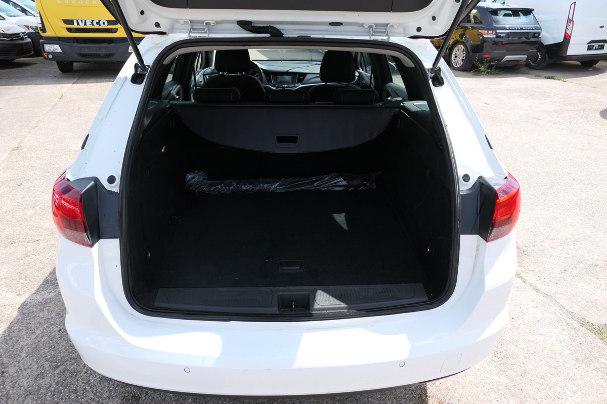 Voiture OPEL Astra Sports Tourer 1.5 CDTI KLIMA: photos 9