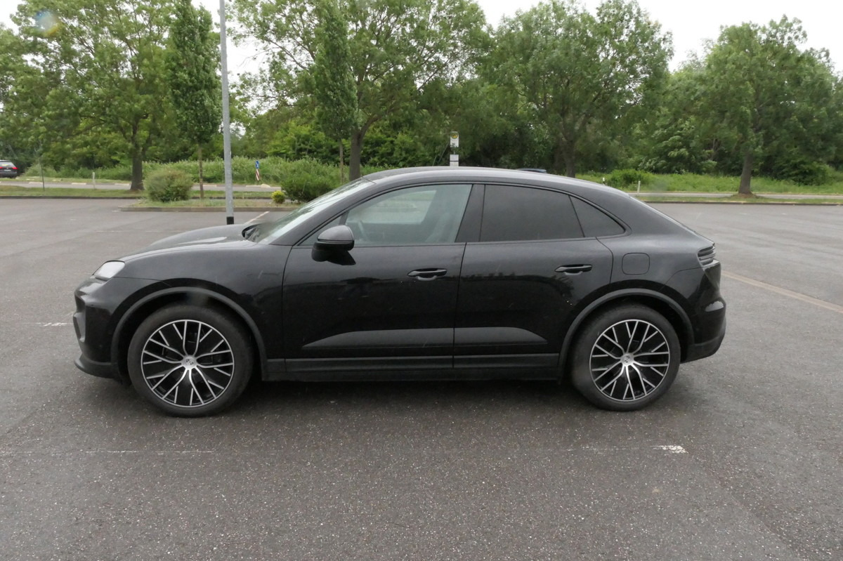 PORSCHE Macan 4 Electric - Bose Soundsystem Kombilimousi - SUV: photos 5 PORSCHE Macan 4 Electric - Bose Soundsystem Kombilimousi - SUV: photos 5