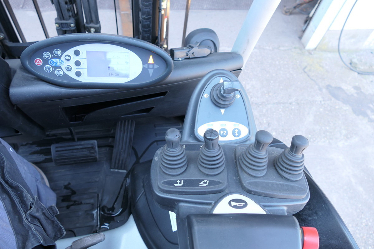 STILL RX 20-18P/H 4-RAD - Chariot embarqué: photos 5 STILL RX 20-18P/H 4-RAD - Chariot embarqué: photos 5