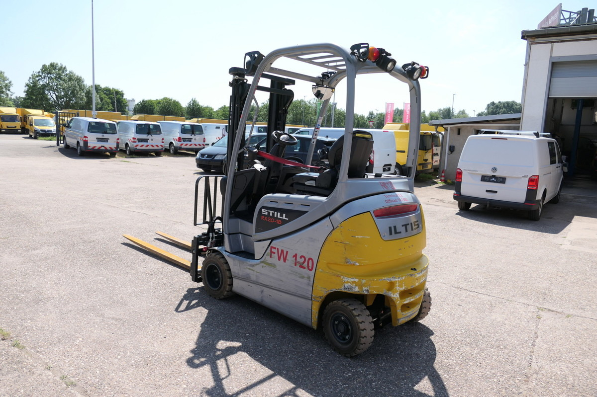 STILL RX 20-18P/H 4-RAD Batterie 33/2017 - Chariot embarqué: photos 3 STILL RX 20-18P/H 4-RAD Batterie 33/2017 - Chariot embarqué: photos 3