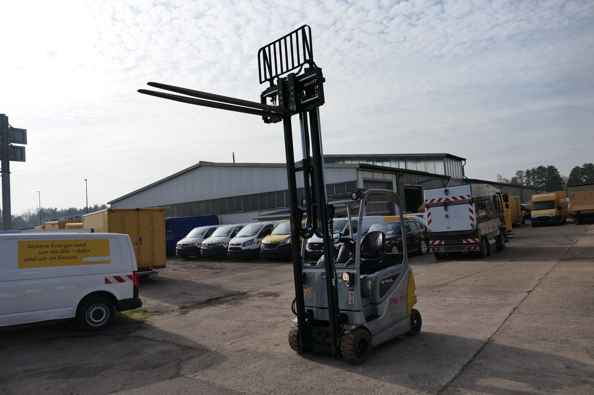 STILL RX 20-18P/H 4-RAD DUPLEX 4-VENTIL - Chariot embarqué: photos 1 STILL RX 20-18P/H 4-RAD DUPLEX 4-VENTIL - Chariot embarqué: photos 1