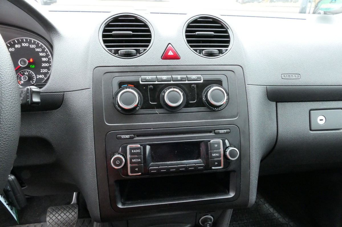 Fourgonnette VW Caddy 1,6 TDI Typ 2K Automatik Klima Sortimo Wer: photos 16