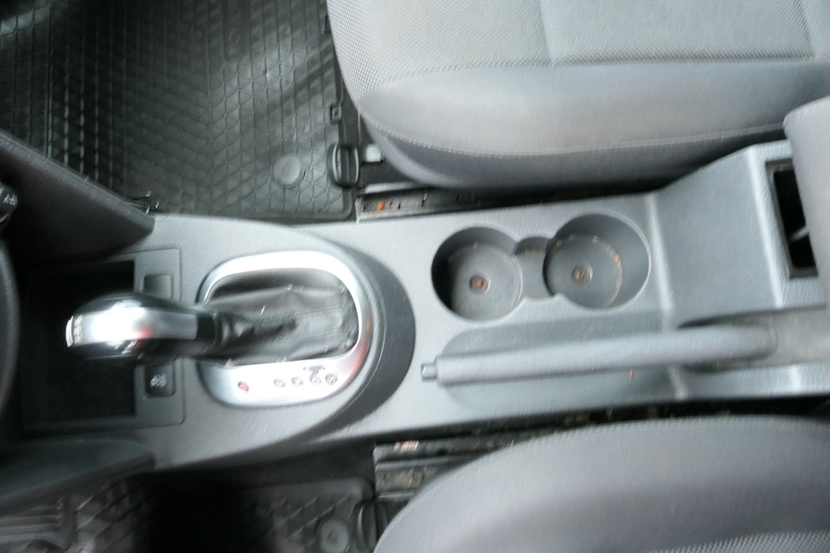 Fourgonnette VW Caddy 1,6 TDI Typ 2K Automatik Klima Sortimo Wer: photos 14