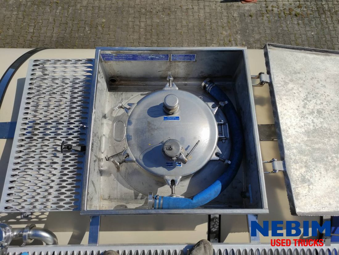 Feldbinder TSA 33.3 electric pump - 3 comp. 8.000 / 22.500 / 3.000 Ltr. - Semi-remorque citerne: photos 4 Feldbinder TSA 33.3 electric pump - 3 comp. 8.000 / 22.500 / 3.000 Ltr. - Semi-remorque citerne: photos 4
