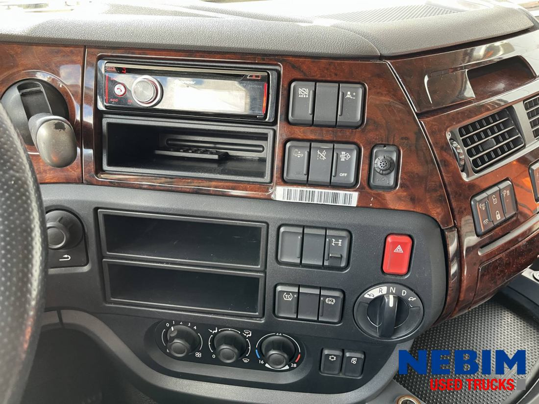 DAF XF 440 4x2 TOP - leather interior - ALU Rims - Tracteur routier: photos 5 DAF XF 440 4x2 TOP - leather interior - ALU Rims - Tracteur routier: photos 5