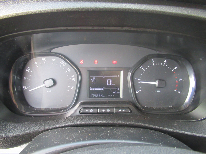 Fourgon utilitaire Opel Vivaro: photos 17