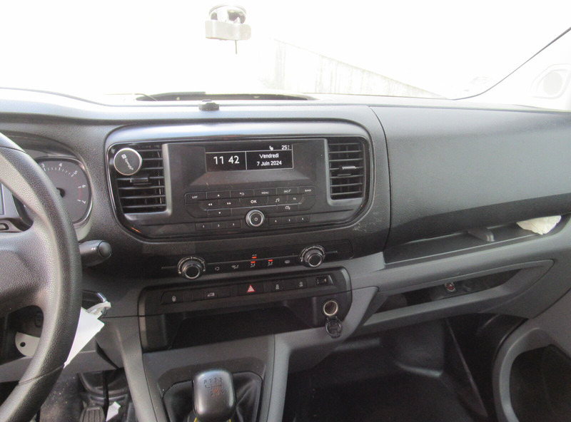 Fourgon utilitaire Opel Vivaro: photos 18