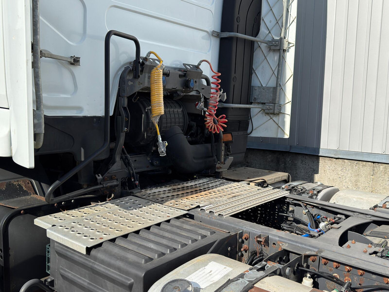 Tracteur routier Renault Premium 460: photos 16
