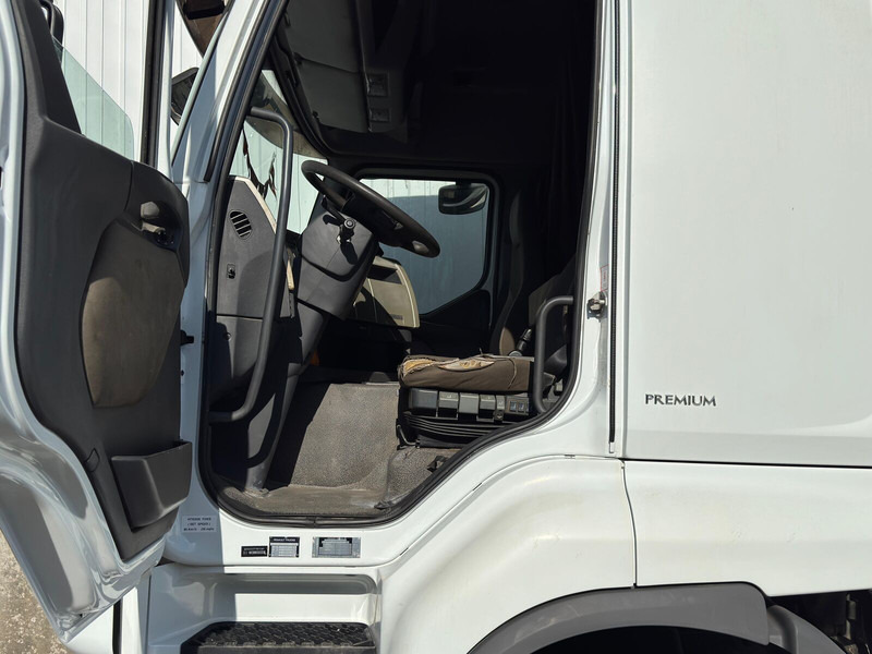 Tracteur routier Renault Premium 460: photos 19