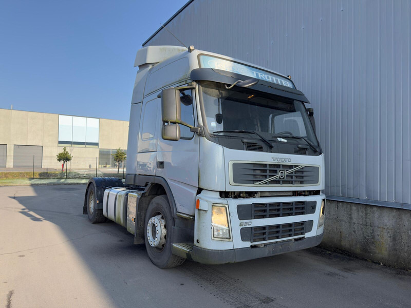 Volvo fm 330 - Tracteur routier: photos 1 Volvo fm 330 - Tracteur routier: photos 1