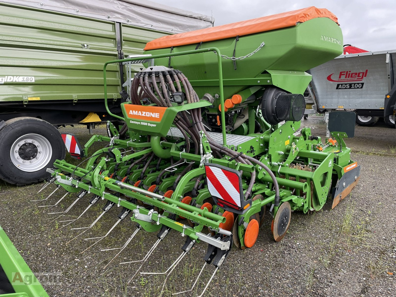 Amazone Centaya 3000 Super + KG 3001 Super - Combiné de semis: photos 4 Amazone Centaya 3000 Super + KG 3001 Super - Combiné de semis: photos 4