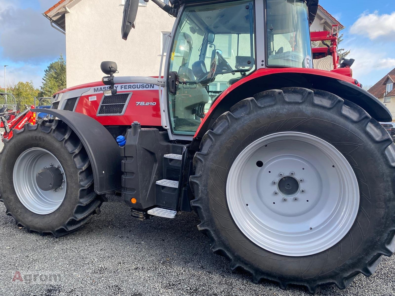 Massey Ferguson 7S.210 Dyna-VT EXCLUSIVE - Tracteur agricole: photos 5 Massey Ferguson 7S.210 Dyna-VT EXCLUSIVE - Tracteur agricole: photos 5