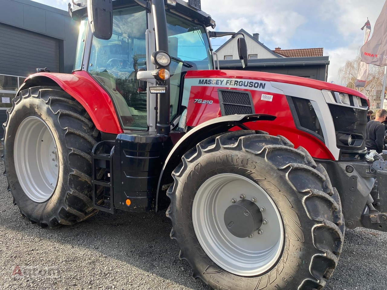 Massey Ferguson 7S.210 Dyna-VT EXCLUSIVE - Tracteur agricole: photos 2 Massey Ferguson 7S.210 Dyna-VT EXCLUSIVE - Tracteur agricole: photos 2