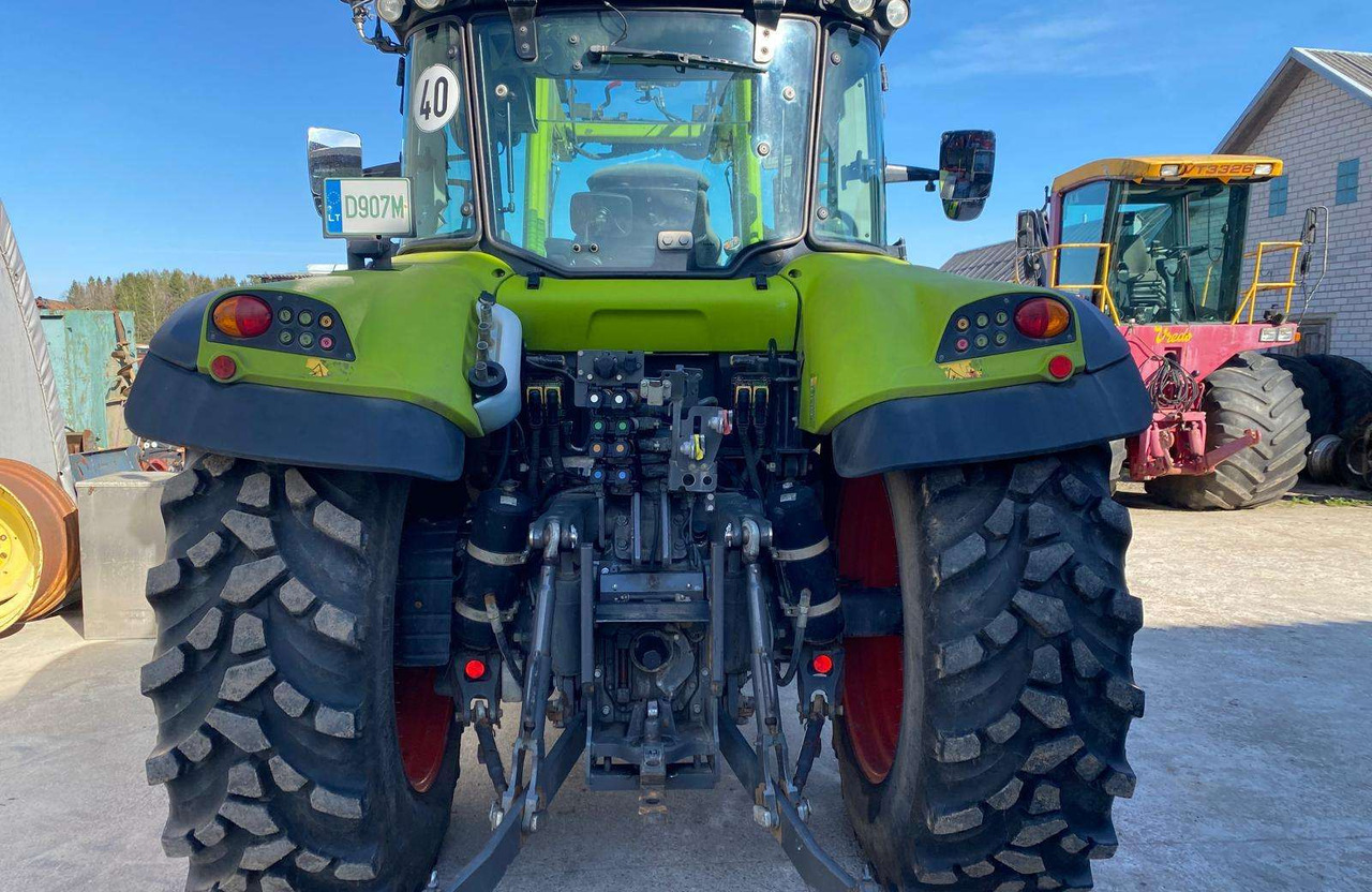 Claas Arion 440 su Claaas front.kr. - Tracteur agricole: photos 2 Claas Arion 440 su Claaas front.kr. - Tracteur agricole: photos 2