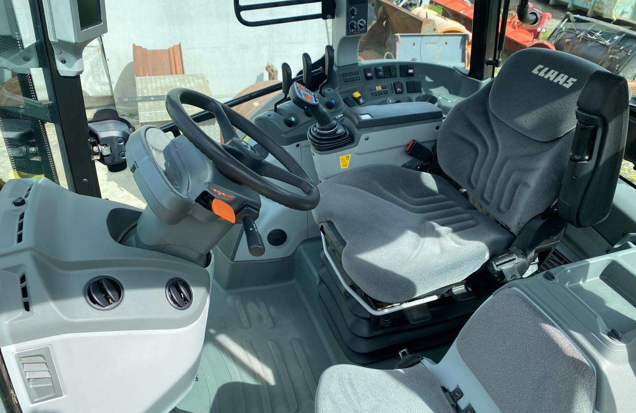 Claas Arion 440 su Claaas front.kr. - Tracteur agricole: photos 5 Claas Arion 440 su Claaas front.kr. - Tracteur agricole: photos 5