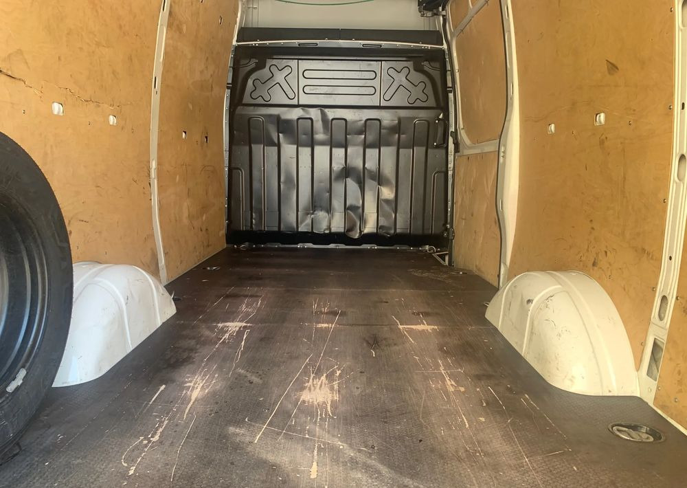 Fourgon utilitaire Iveco DAILY: photos 14