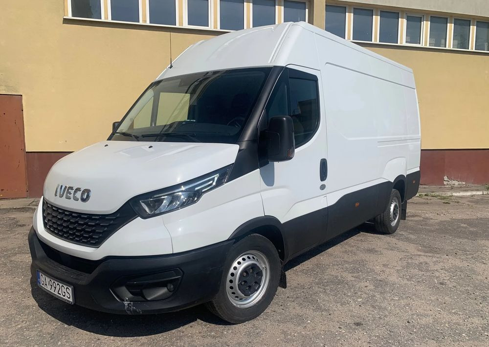 Iveco DAILY - Fourgon utilitaire: photos 1 Iveco DAILY - Fourgon utilitaire: photos 1