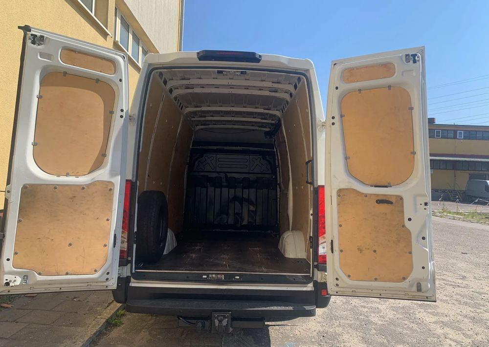 Fourgon utilitaire Iveco DAILY: photos 13