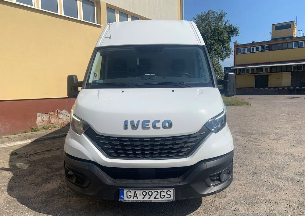 Iveco DAILY - Fourgon utilitaire: photos 2 Iveco DAILY - Fourgon utilitaire: photos 2