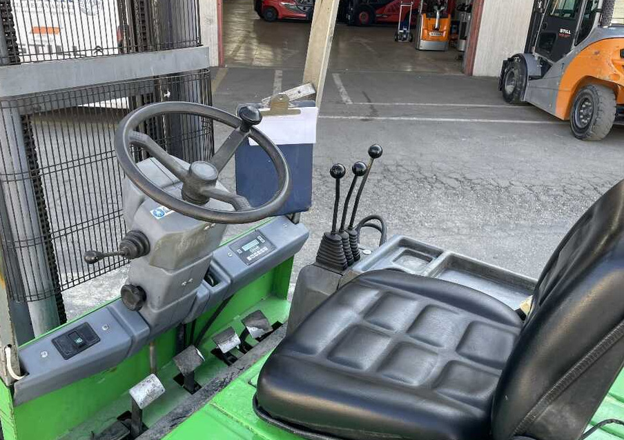 Cesab ECO/KD 250 (batt. KO) - Chariot élévateur électrique: photos 4 Cesab ECO/KD 250 (batt. KO) - Chariot élévateur électrique: photos 4