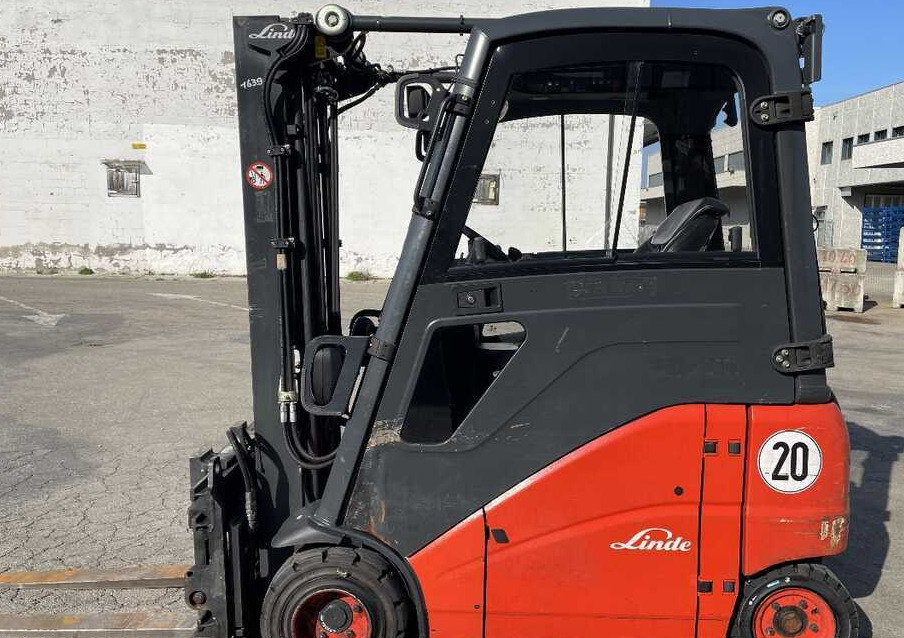 Linde E 20 PH - Chariot élévateur électrique: photos 2 Linde E 20 PH - Chariot élévateur électrique: photos 2