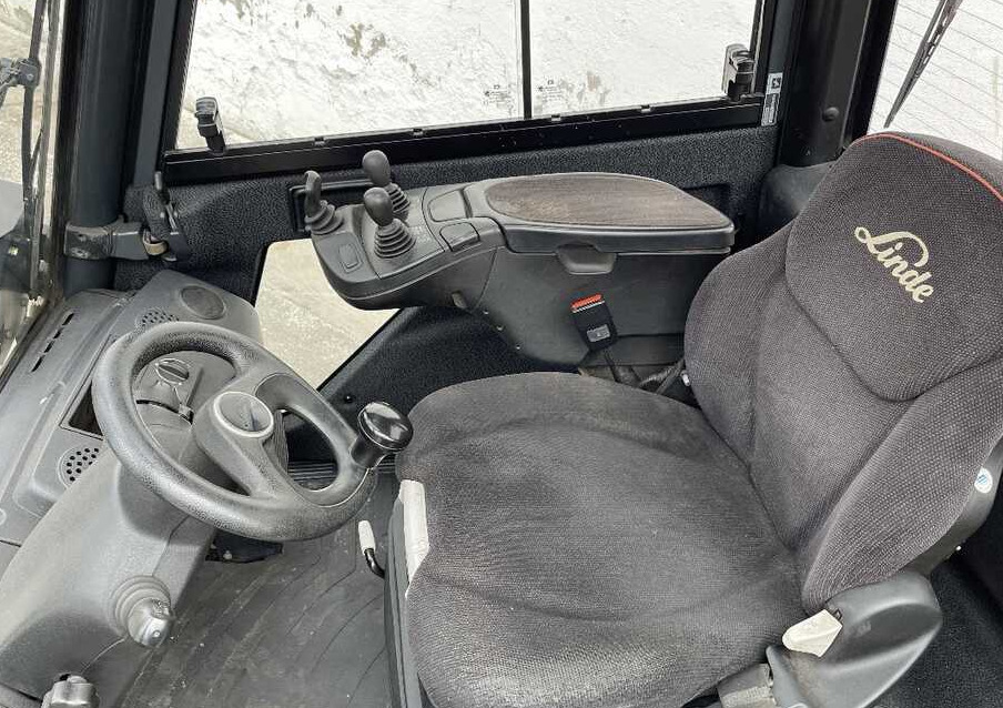 Linde H 35 D-02/393 - Chariot élévateur diesel: photos 4 Linde H 35 D-02/393 - Chariot élévateur diesel: photos 4