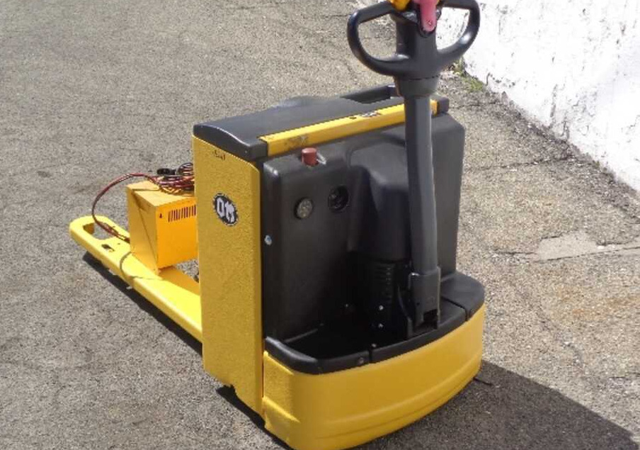 OM TL 18 AC (BATTERIA 2019) - Transpalette: photos 2 OM TL 18 AC (BATTERIA 2019) - Transpalette: photos 2