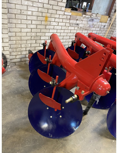 Disc Ploug 3 Disc - Charrue: photos 1 Disc Ploug 3 Disc - Charrue: photos 1