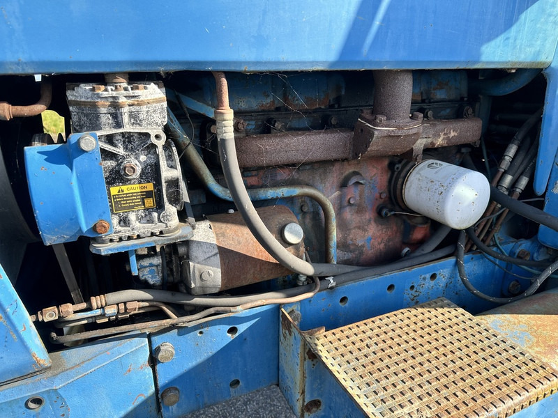 Tracteur agricole Ford 8700: photos 15