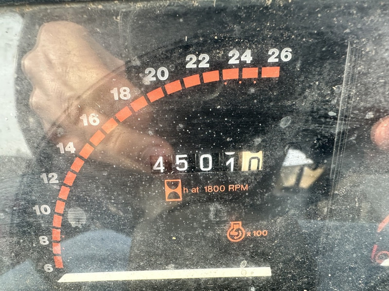 Massey Ferguson 375 - Tracteur agricole: photos 5 Massey Ferguson 375 - Tracteur agricole: photos 5