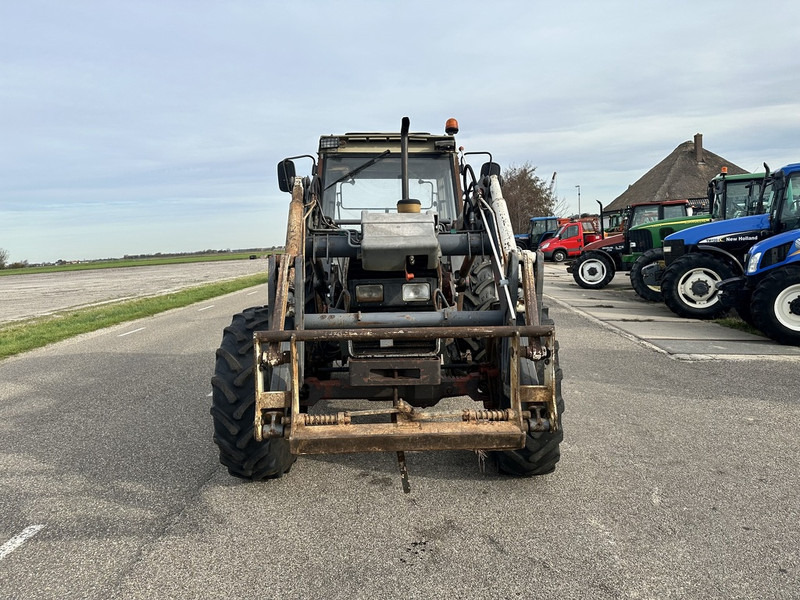 Massey Ferguson 375 - Tracteur agricole: photos 2 Massey Ferguson 375 - Tracteur agricole: photos 2