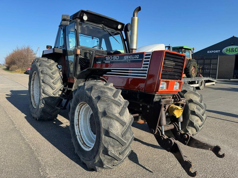 New Holland 180-90 DT - Tracteur agricole: photos 3 New Holland 180-90 DT - Tracteur agricole: photos 3
