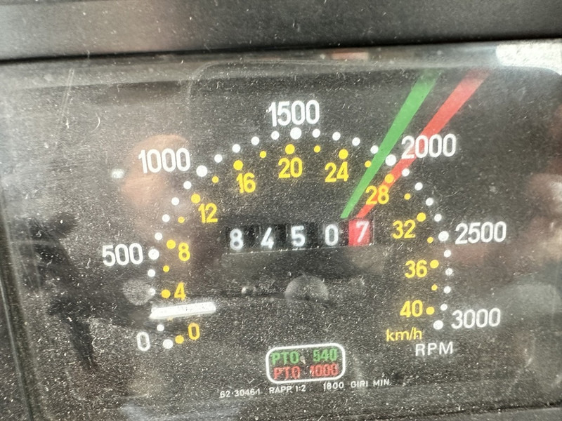 Tracteur agricole New Holland 180-90 DT: photos 7 Tracteur agricole New Holland 180-90 DT: photos 7