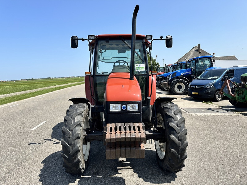 New Holland L 75 - Tracteur agricole: photos 4 New Holland L 75 - Tracteur agricole: photos 4
