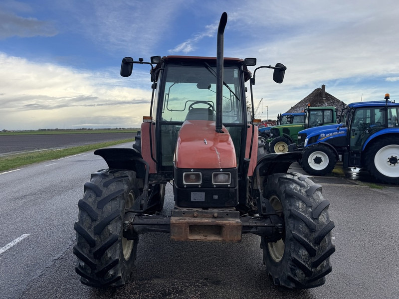 New Holland L95 - Tracteur agricole: photos 3 New Holland L95 - Tracteur agricole: photos 3