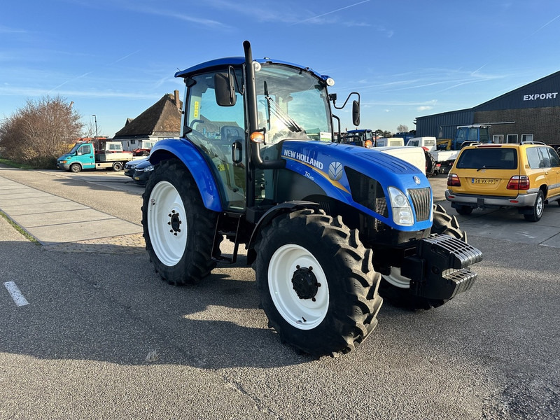 New Holland T4.85 - Tracteur agricole: photos 4 New Holland T4.85 - Tracteur agricole: photos 4