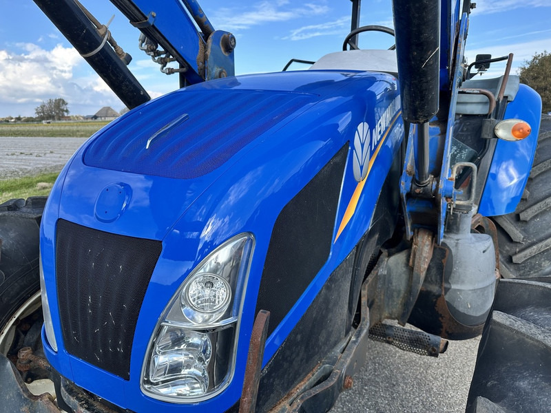 New Holland TD5.100 - Tracteur agricole: photos 2 New Holland TD5.100 - Tracteur agricole: photos 2