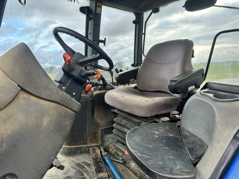 New Holland TM 140 - Tracteur agricole: photos 5 New Holland TM 140 - Tracteur agricole: photos 5