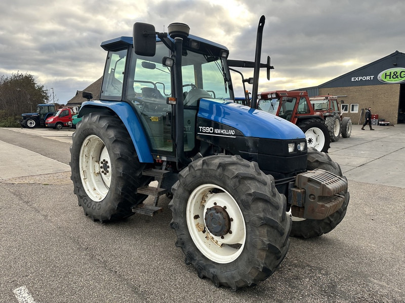 New Holland TS90 - Tracteur agricole: photos 3 New Holland TS90 - Tracteur agricole: photos 3